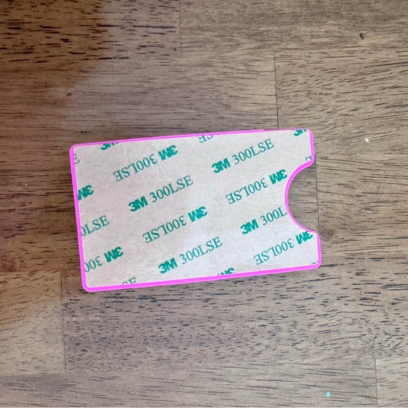 NWT Lilly Pulitzer Phone Card Case Raz Berry Flamingoals - Picture 7 of 8